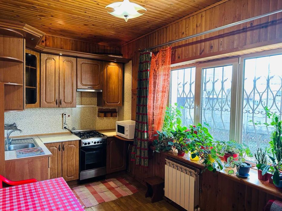 Оренда пів будинку в Тарасівці 100м2 з ремонтом та гаражем