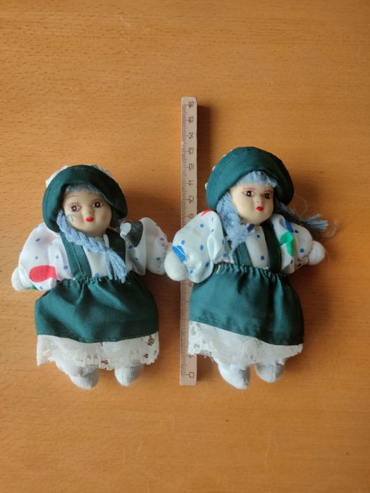 Bonecas de porcelana.