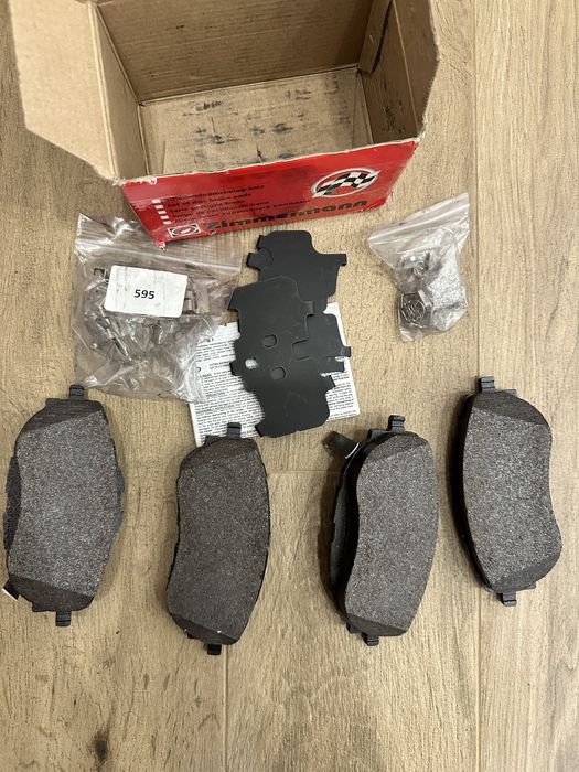 Тормозні колодки Toyota Corolla 2014