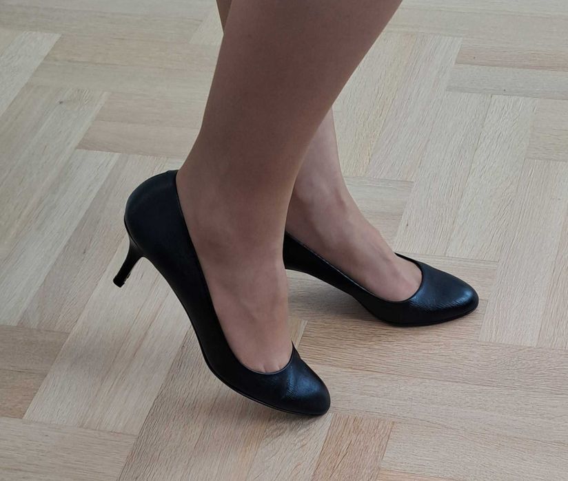 Buty, szpilki skórzane Hugo Boss, rozmiar 38.