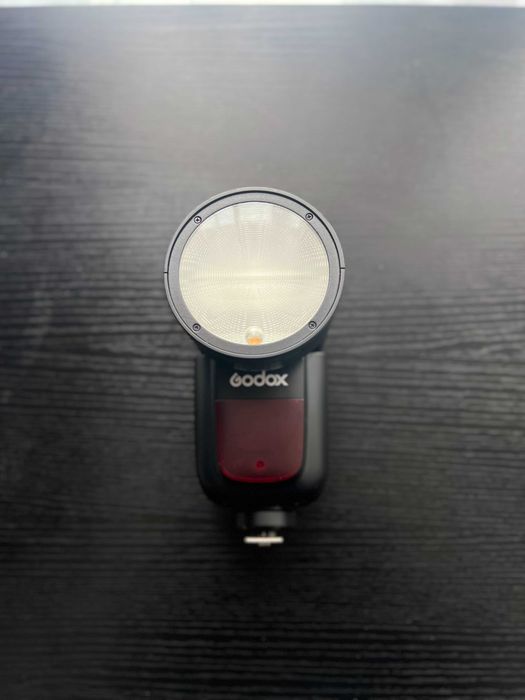 Kit Iluminação Profissional Godox AD200 Pro + V1 + Softboxes + Tripés