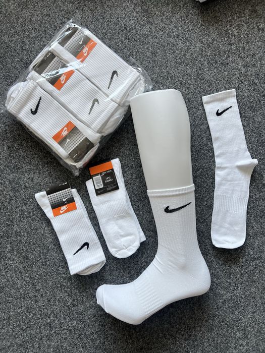 Nike Wysokie Białe Skarpety