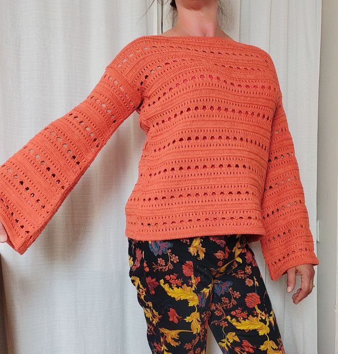 Sweter  letni,  ażurowy