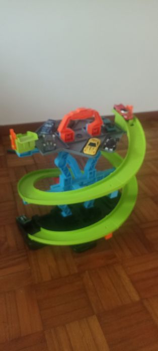 Pista carros muito bom estado