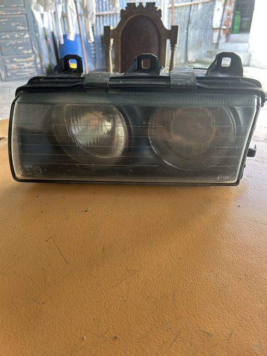 Farol esquerdo com pisca Bmw e36