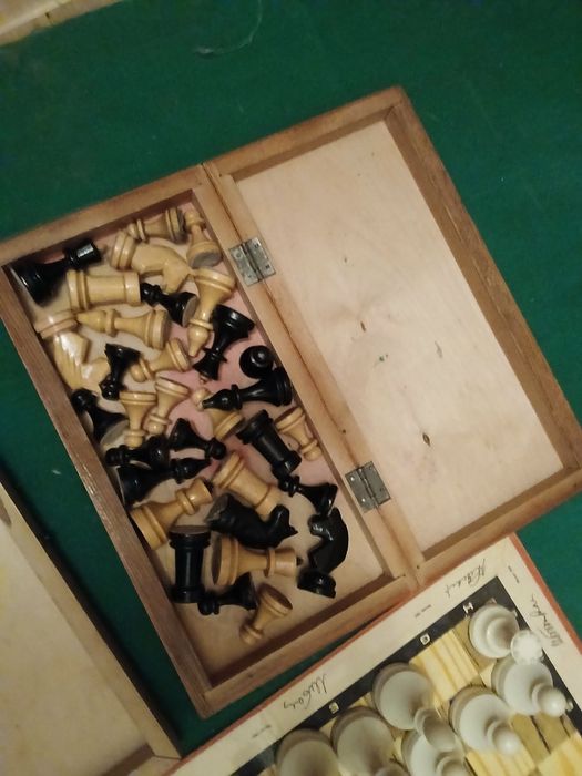 Продам деревянные шахматы