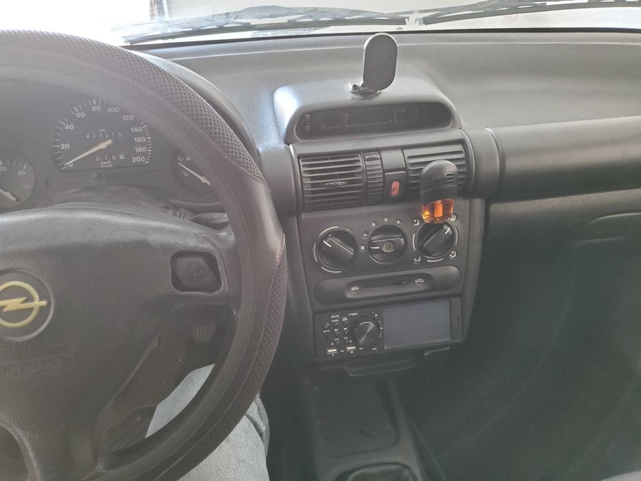 vendo opel corsa 1.7D