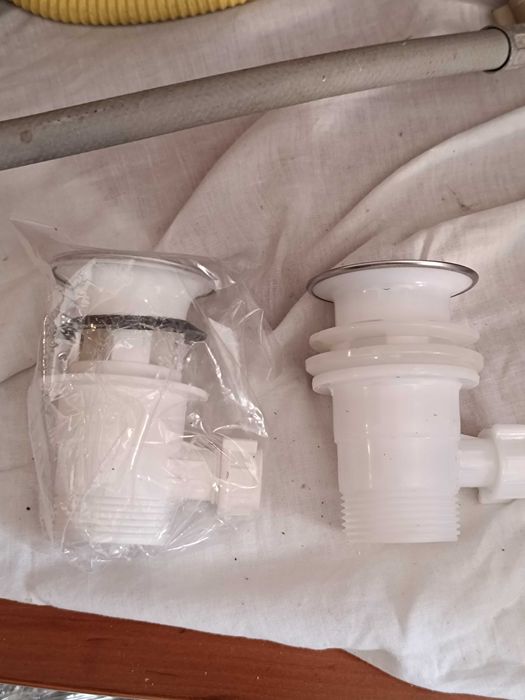 Grande conjunto de canalização e pichelaria