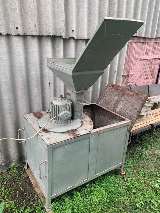 Січкарня електрична з двигуном