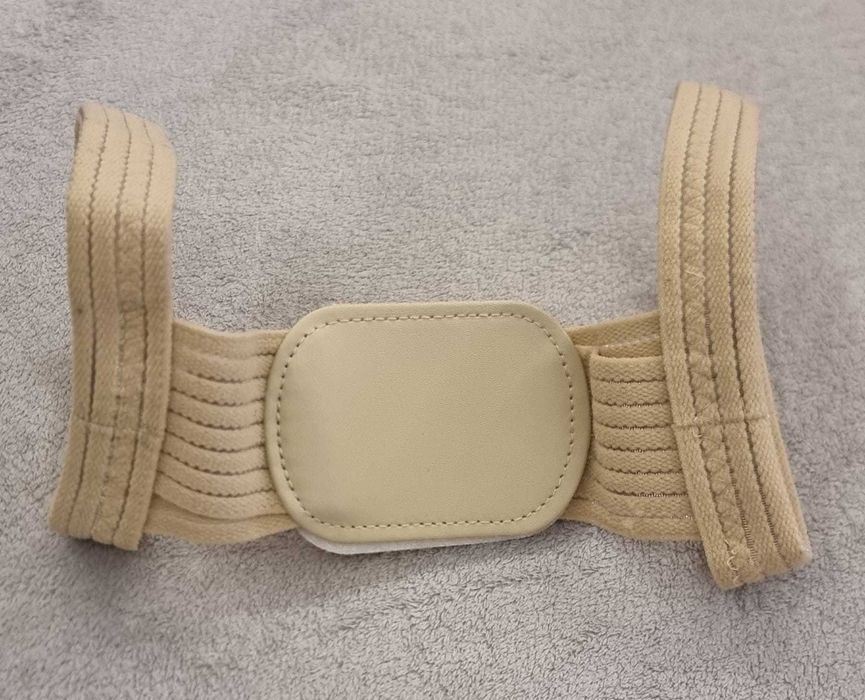 Korektor postawy. Prostujący plecy i ramiona. Rozmiar S/M .