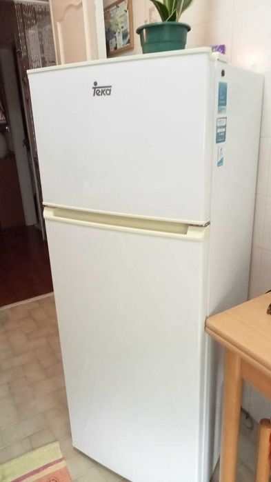 Frigorifico Teka - branco com 3 anos -
