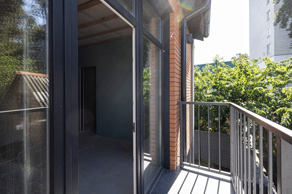 Продаж Таунхаусу в Центрі Ірпеня, з Чистовим оздобленням, ГАЗ