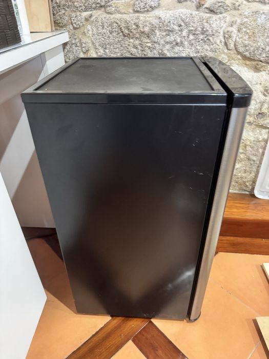 Minibar / Frigorífico Jocel JF-90 – 60 L – Inox