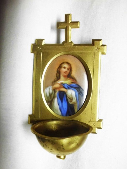 antiga pia de água benta com pintura a lupe-Nossa Senhora da Conceição