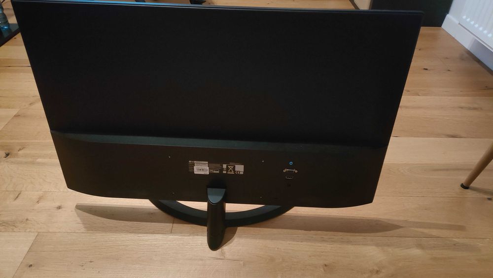 Monitor LG, HD 1920x1080, 32" cale, 1x HDMI, 1x VGA