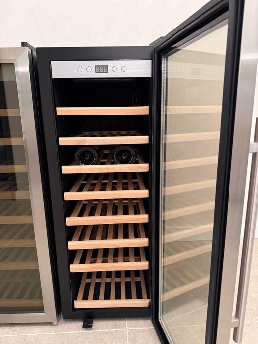 garrafeira da Caso é o modelo WineComfort 24 ou WineDuett