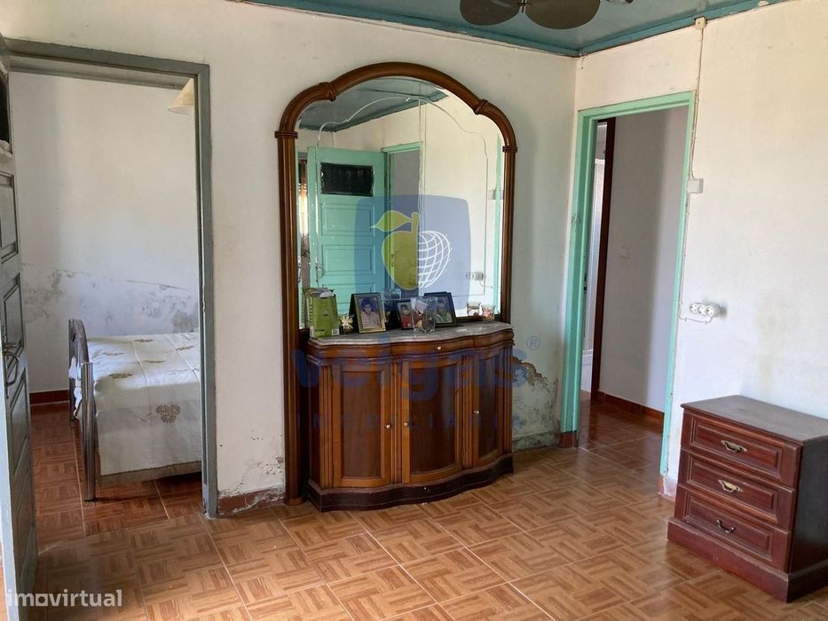 Casa Típica Portuguesa com Terreno de 6346m2