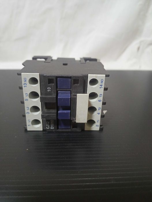 Пускатель (контактор) CJX2-D1810, 18А, 220В, 7,5 кВт