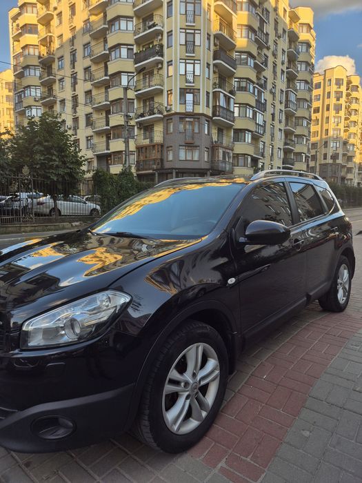 Продам Nissan Qashqai+2