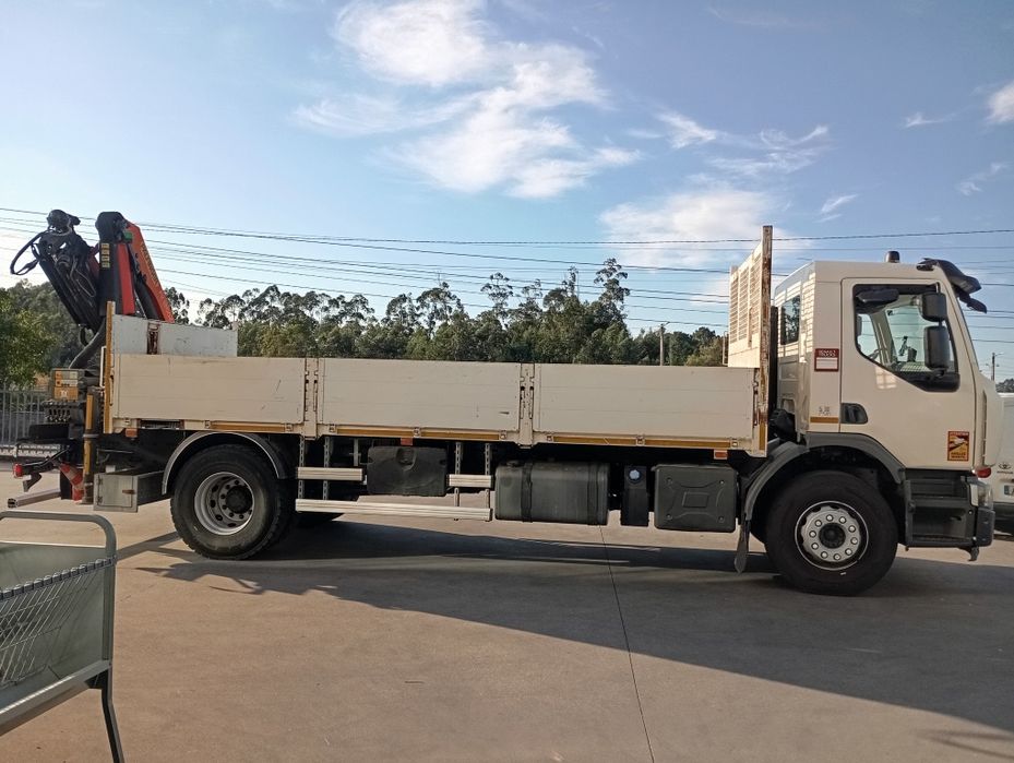 Renault C 280 com grua