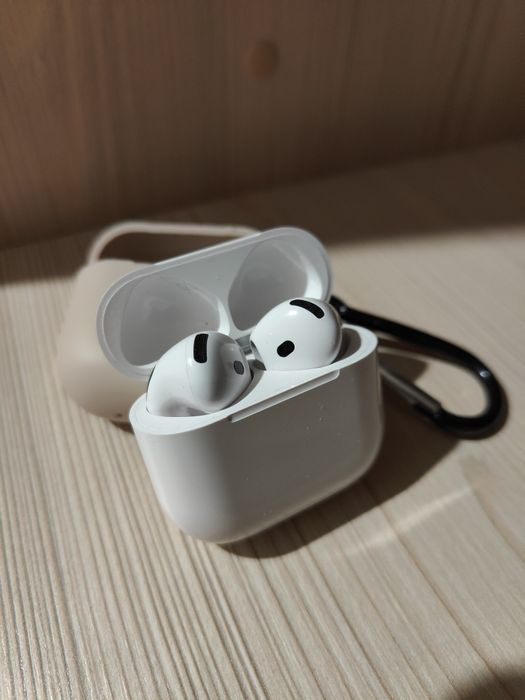 Apple AirPods 4 (ANC)