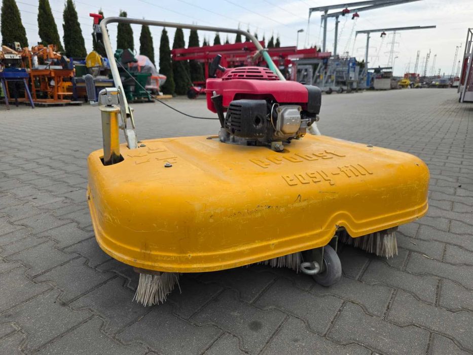 PROBST EASYFILL EF-H zamularka do fugowania kostki brukowej brukarstwo zamiatarka brukarstwo zamulanie kostki parkingi chodniki ścieżki