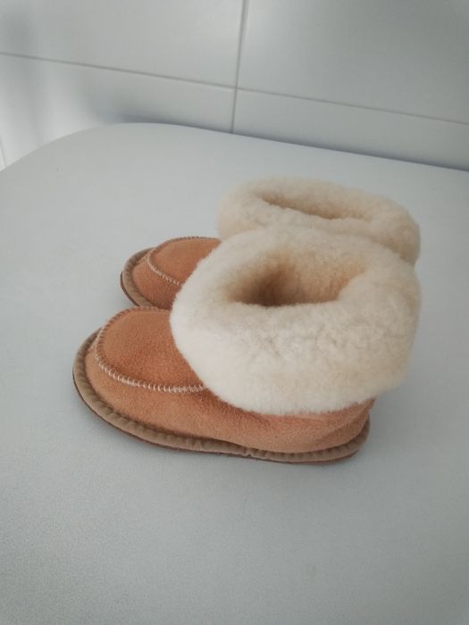 Pantufas botinhas novas tamanho 23