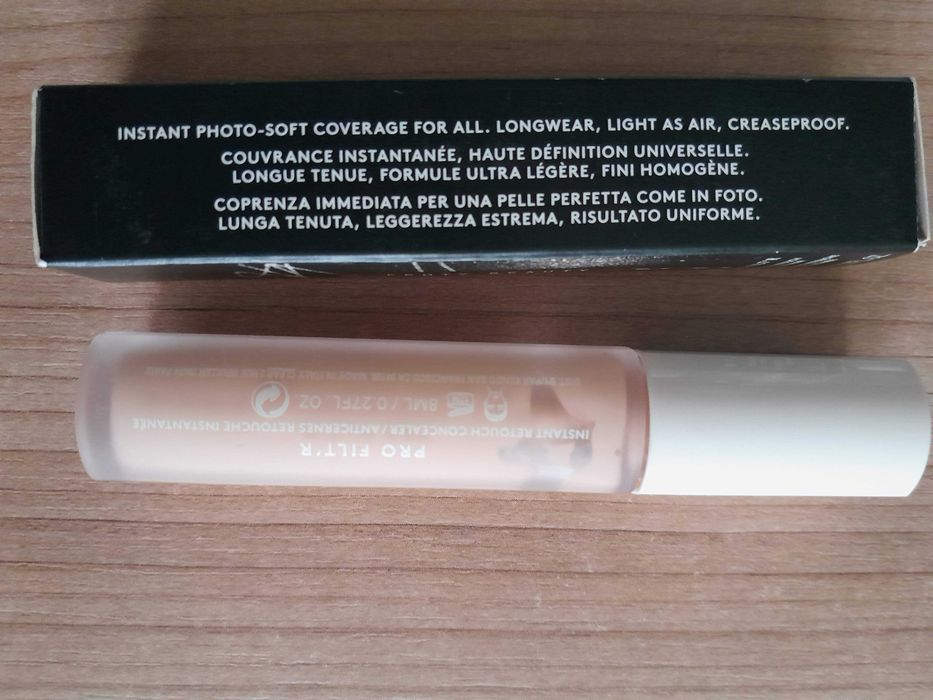Korektor FENTY BEAUTY Pro Filt'r Instant Retouch Concealer 200