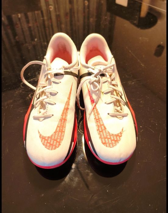 Chuteiras Nike Phantom 36