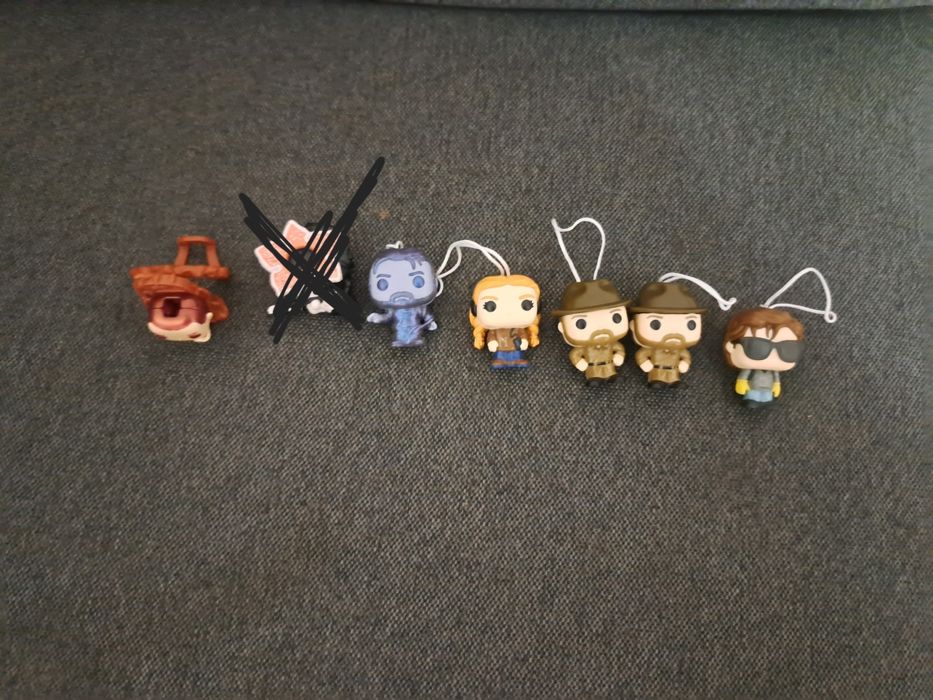 фігурки дивні дива, очень странные дела