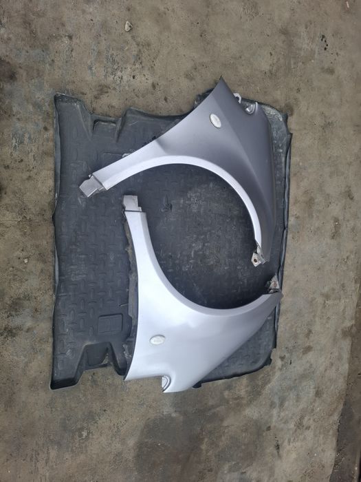Крило переднє ліве Mercedes A-Class W168 (A1688800418)