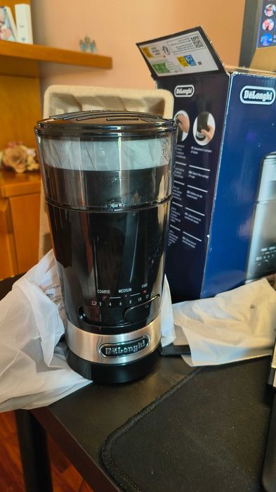 Moinho Café DeLonghi KG210 [NOVO]