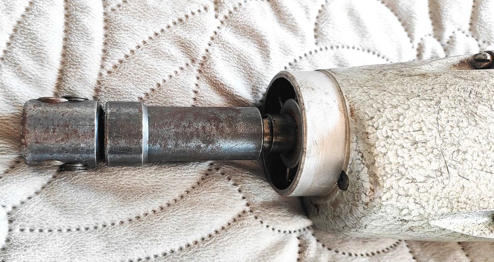 Elektryczna gwinciarka z uchwytem na gwintownik Narex EZ12-S 660W