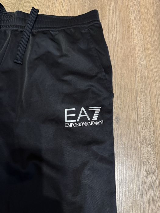 чорні спортивні штани Armani Exchange EA7 з лампасами
