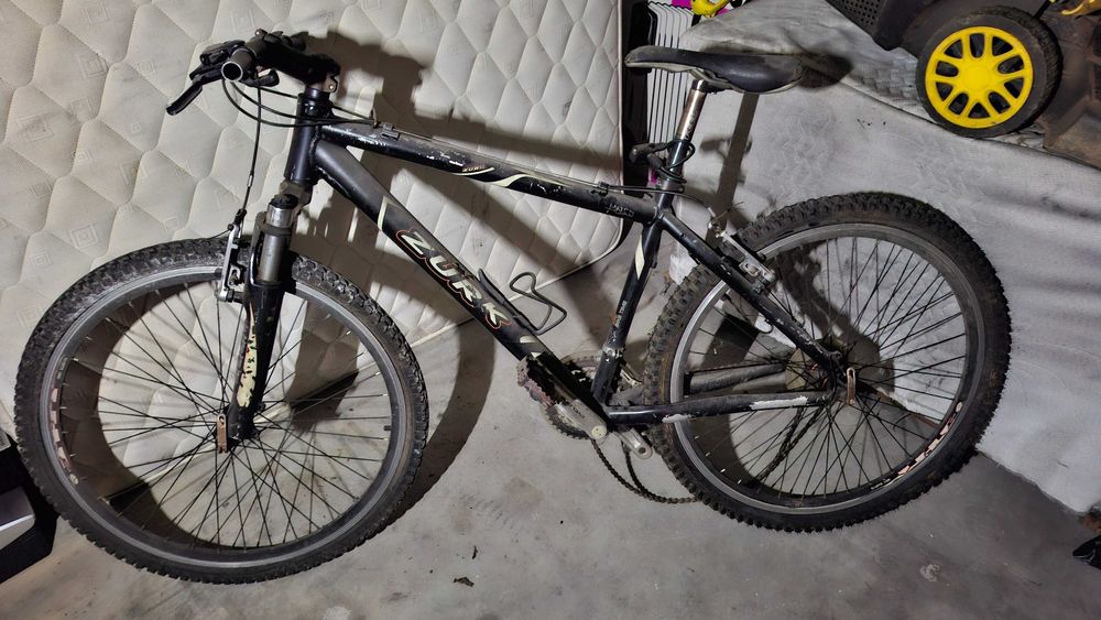 Limpeza garagem – artigos variados (Bicicleta, Colchão, Mala..)