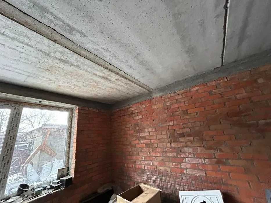 Продаж будинку на Сухоярській