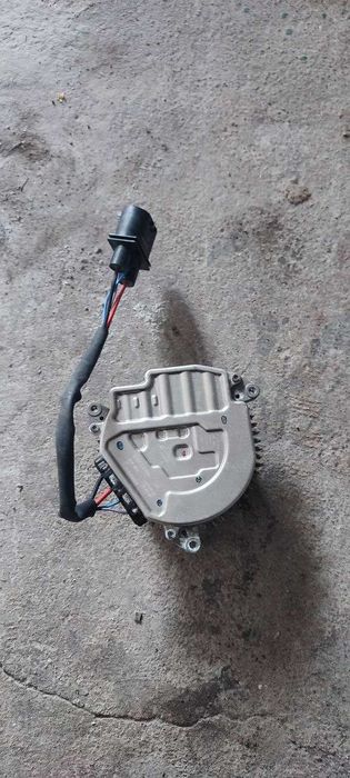 Задній замок кришки багажника Jeep Compas