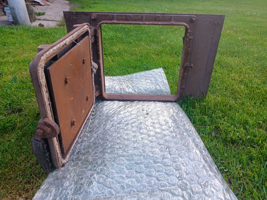 Drzwiczki żeliwne duże