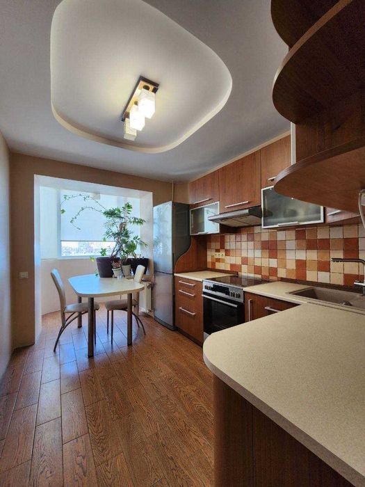 Продам 3-кімнатну квартиру в новому будинку на вул. С. Палія