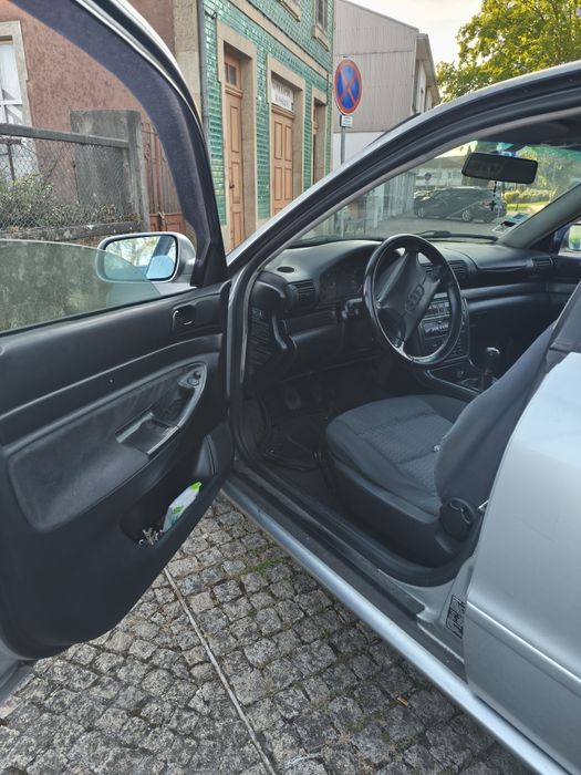 Audi A4 1.9 TDI 90cv — 1996  700€