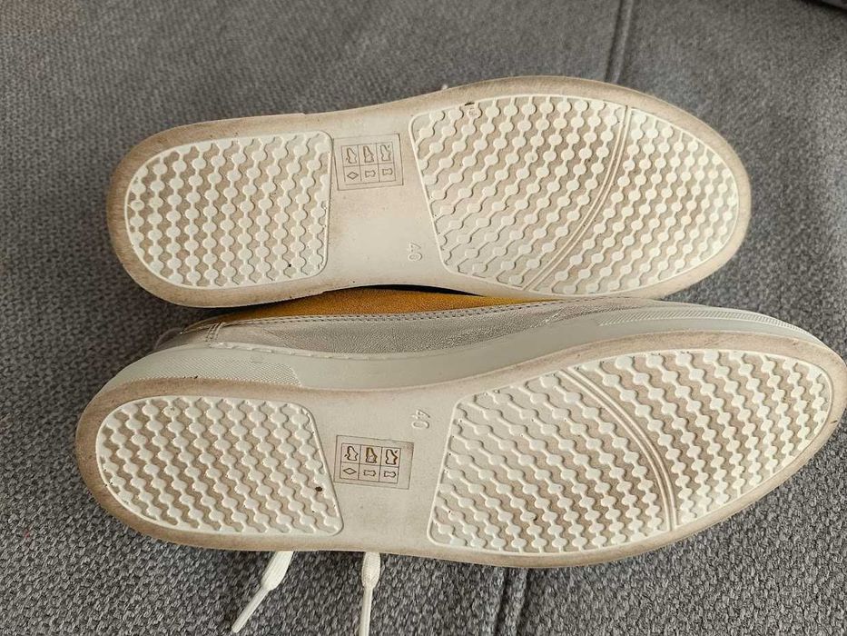 Продам женские желтые кеды кроссовки мокасины слипоны балетки 40р