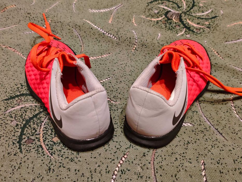 Футзалки Nike Hypervenom   (оригинал) фирменные размер- 28 стелька-18см