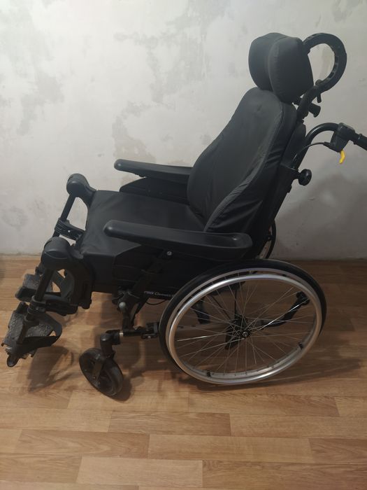 Инвалидное кресло-коляска Clematis Pro