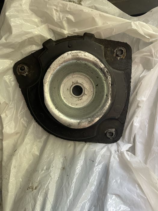 Poduszka  Łożysko Amortyzatora komplet Nissan Note E11