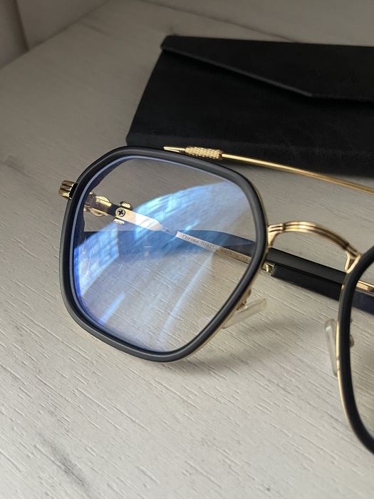 Окуляри з ультрафіолетовими лінзами