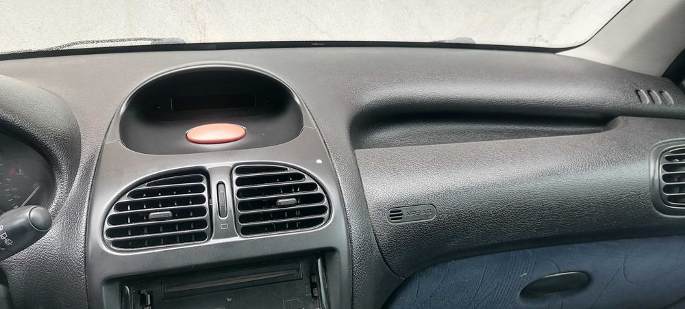 Peugeou  206  1.1