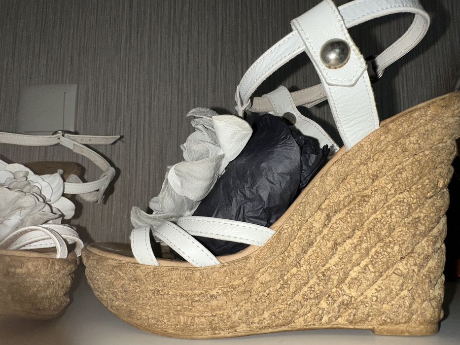 Sandálias Haity EM PELE