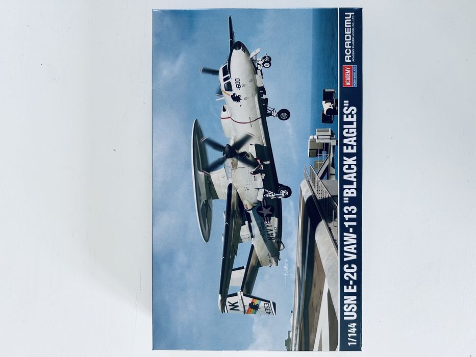 Samolot USN E-2C Vaw-113 Black Eagles model do sklejania Academy 12623