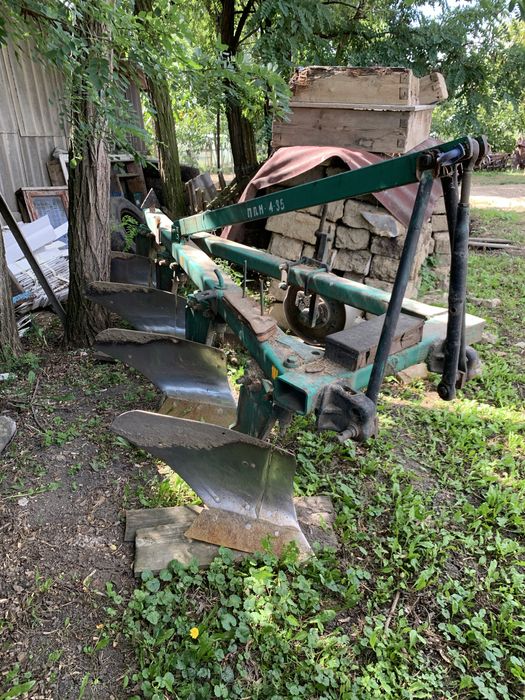 Продам плуг4.35 все вопроси по тел все попроси па тел