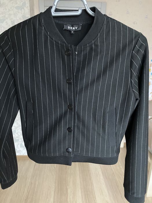 Продам костюм DKNY на девочку 12 лет XS